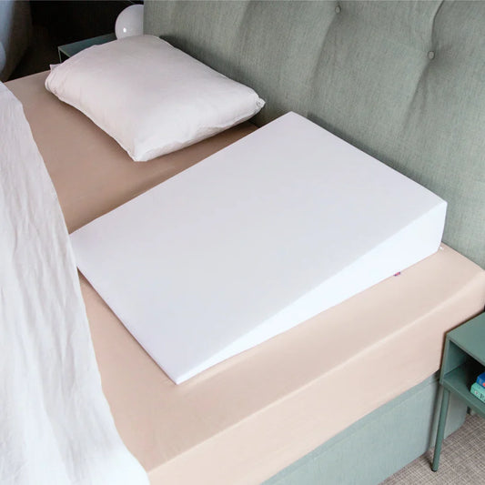 The perfect companion for a good nights rest if you snore or have acid reflux, these wedges elevate the head of the mattress and your upper torso in turn and make sleeping and the next day better so you relax when needed. altering you airways to get better breathing and less backflow for your overall health. give you partner a little more peace of mind too. designed to fit ergonomically for all mattress types and bed sizes. It can also help with GERD and sleep apnoea 
