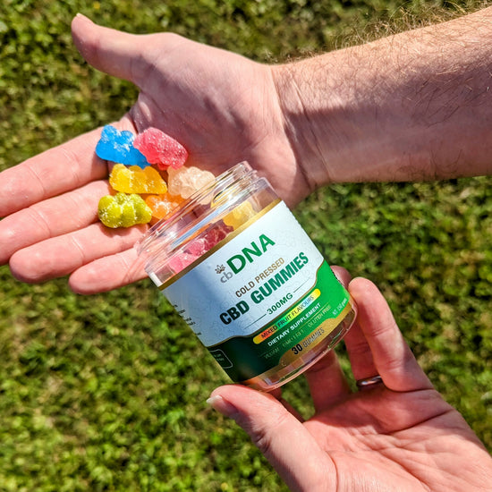 cbd gummies open in hand 